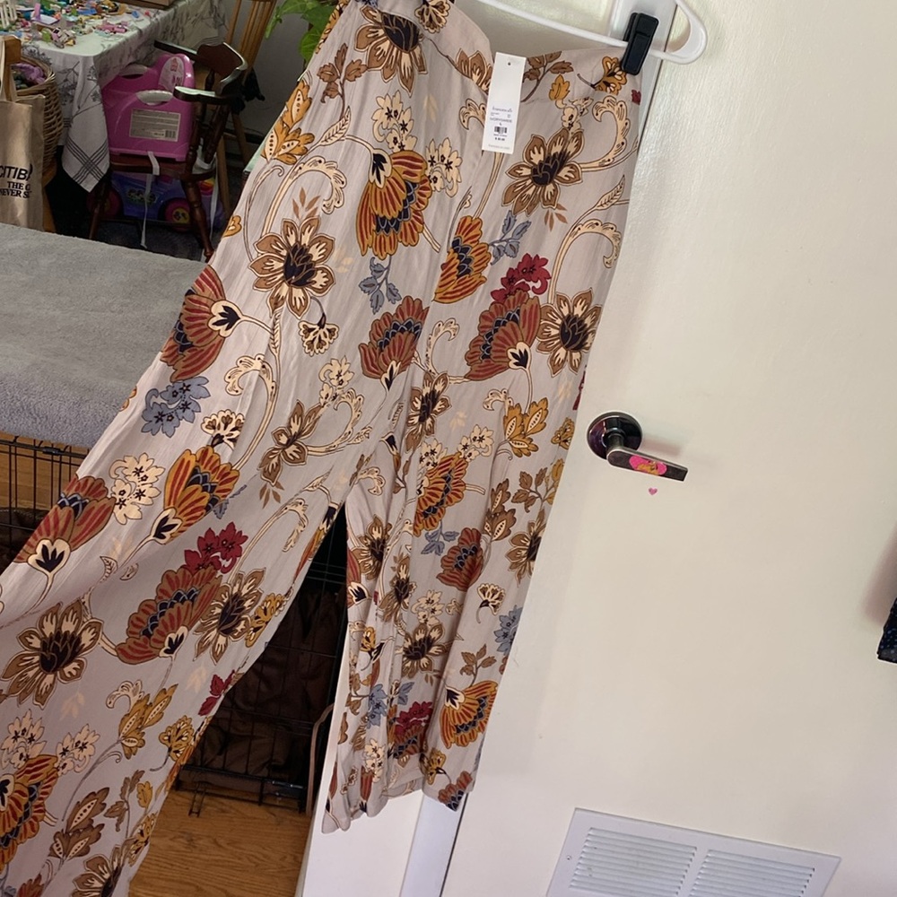 Francesca’s earthy toned floral wide leg pants